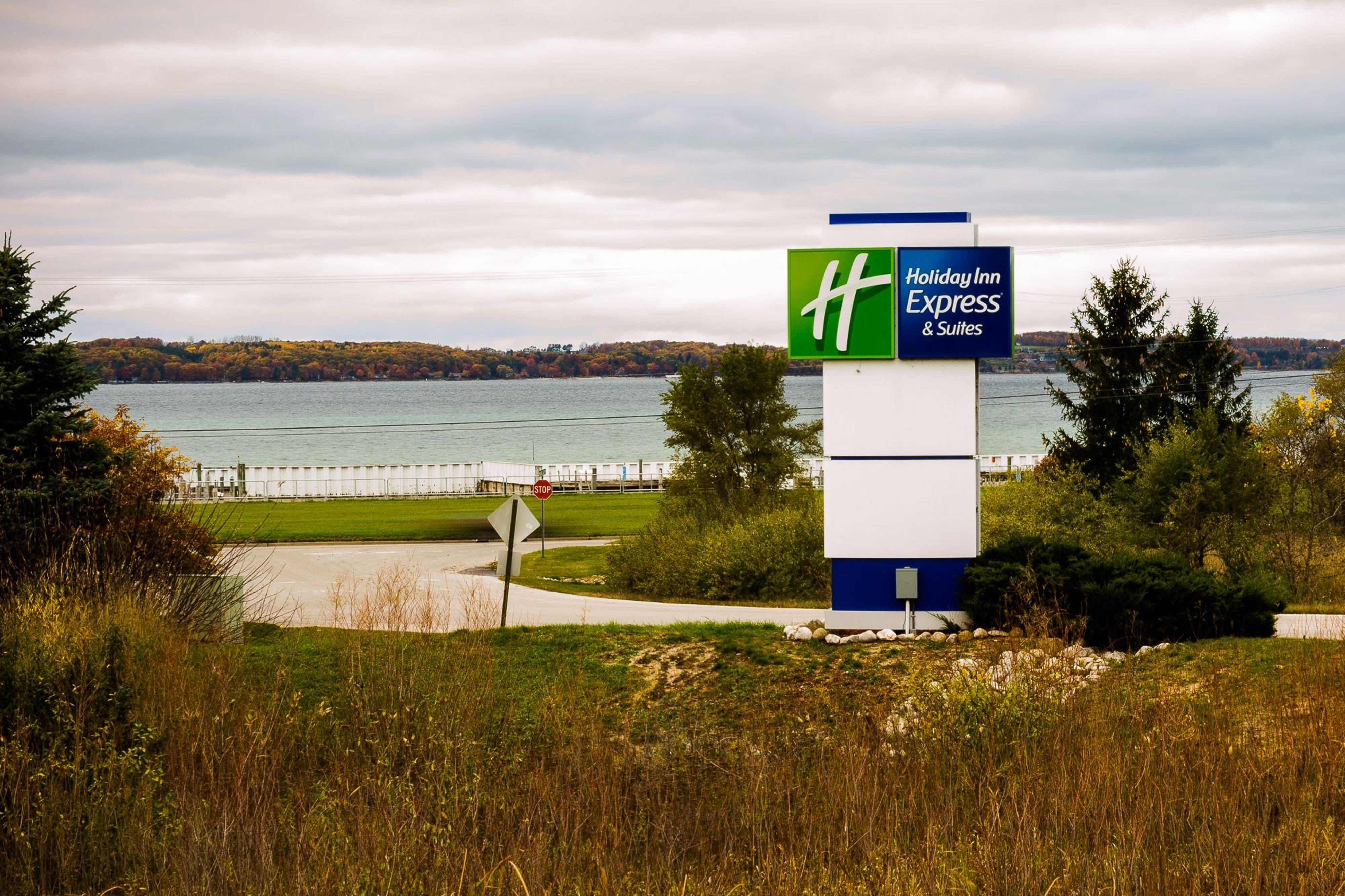 Holiday Inn Express Hotel & Suites Acme-Traverse City By Ihg מראה חיצוני תמונה