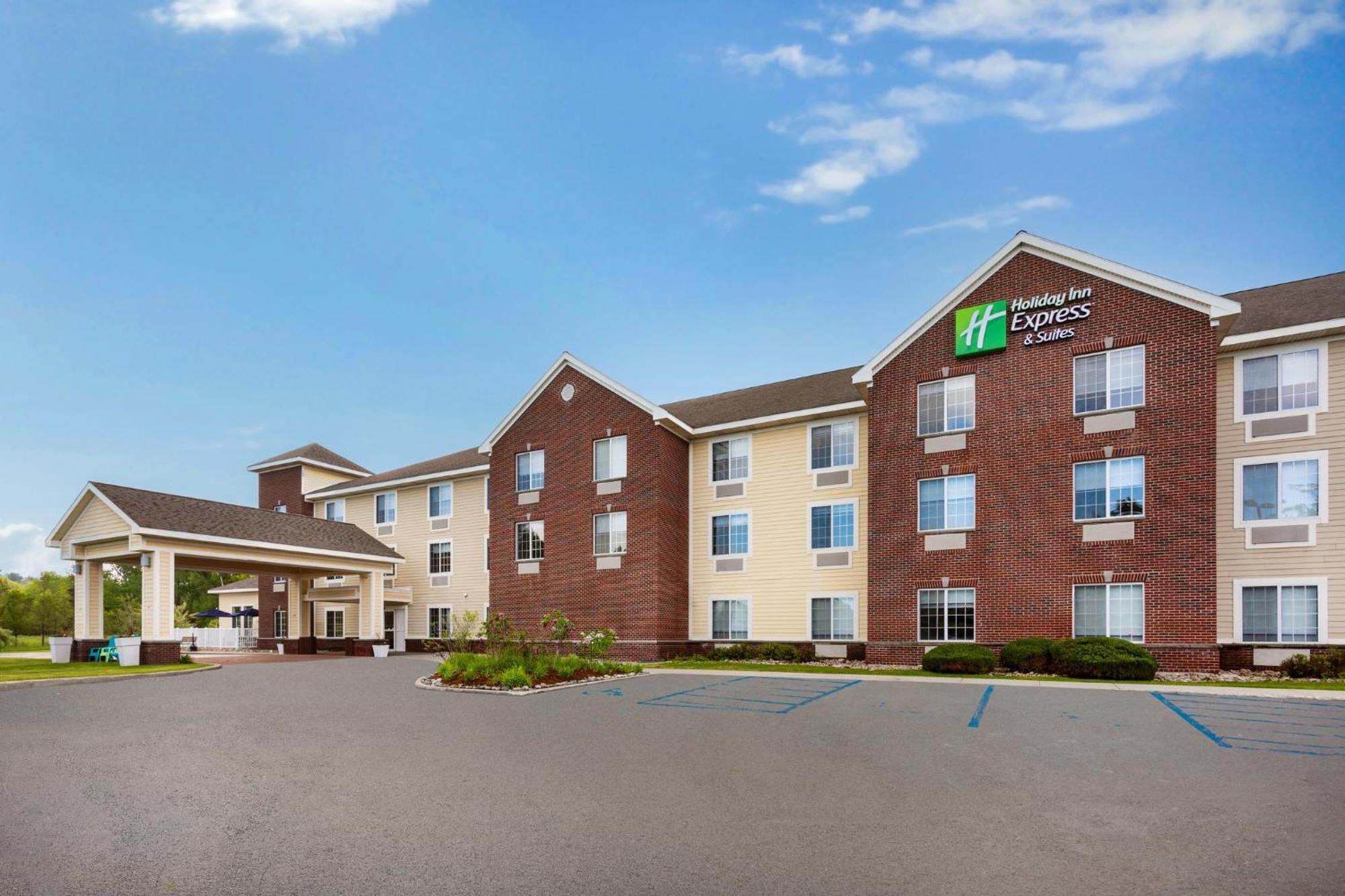Holiday Inn Express Hotel & Suites Acme-Traverse City By Ihg מראה חיצוני תמונה